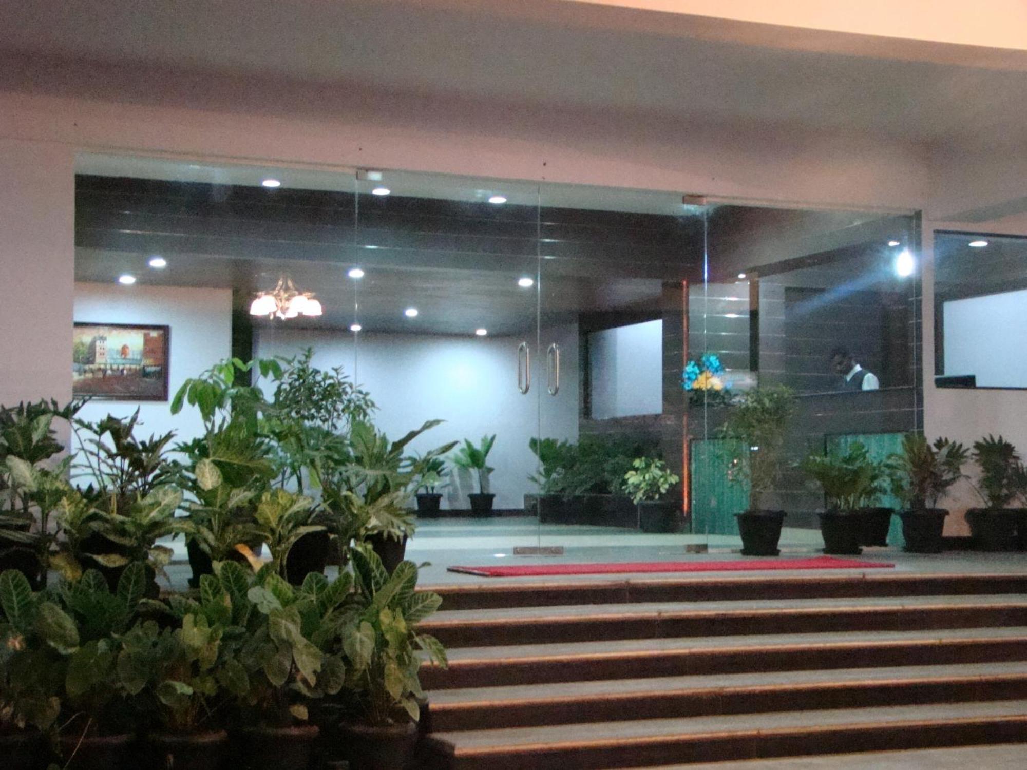 Hotel Grand Bee Bangalore Ngoại thất bức ảnh