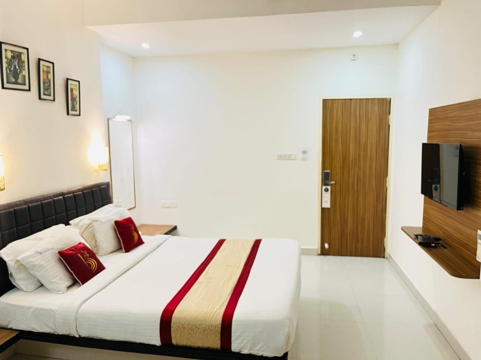 Hotel Grand Bee Bangalore Ngoại thất bức ảnh