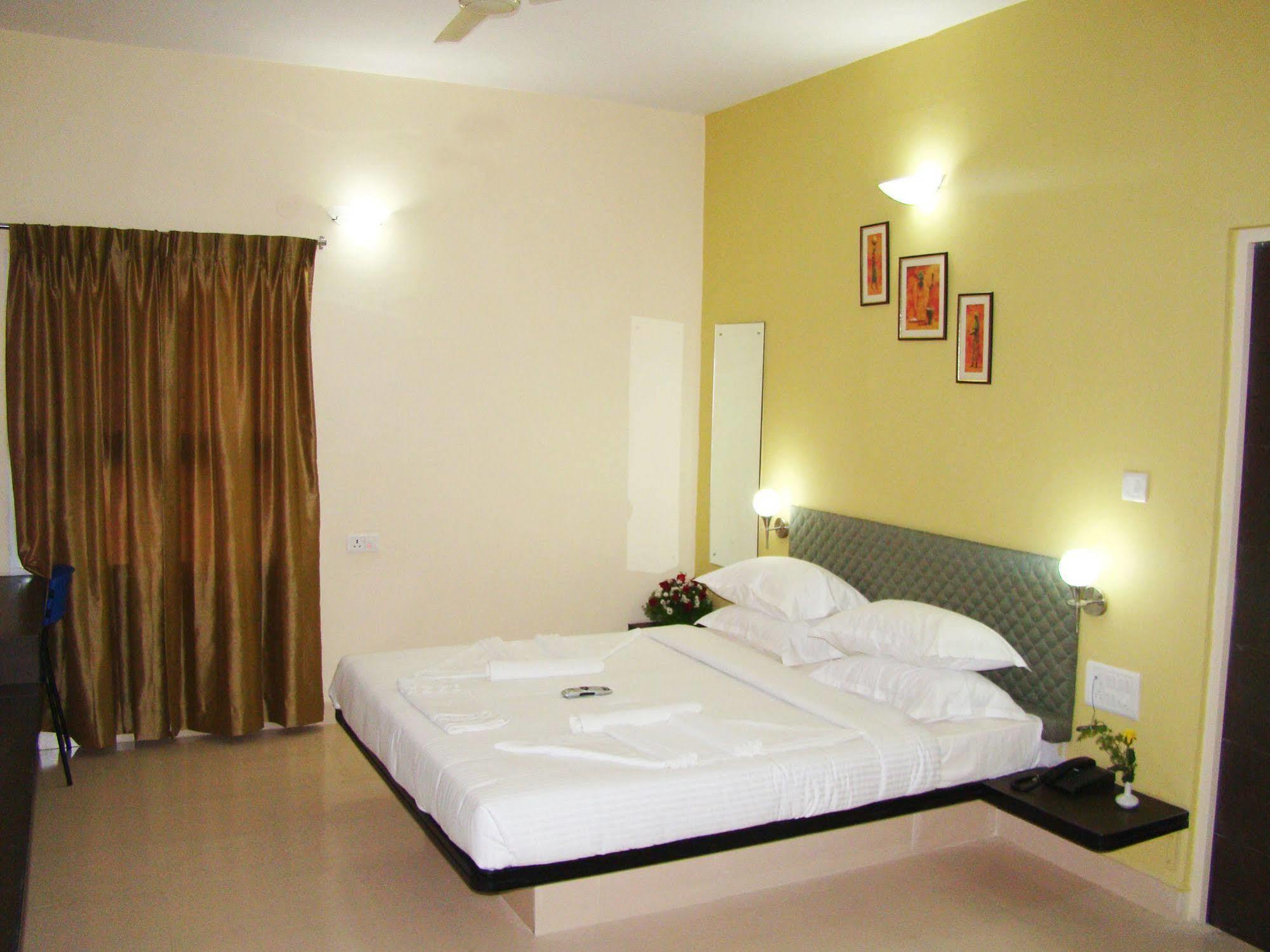 Hotel Grand Bee Bangalore Ngoại thất bức ảnh