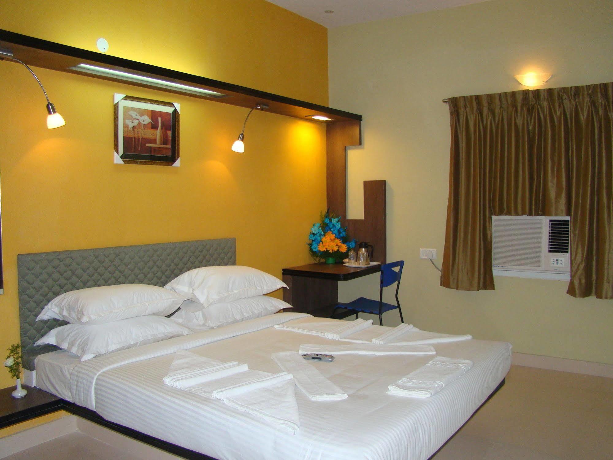 Hotel Grand Bee Bangalore Ngoại thất bức ảnh
