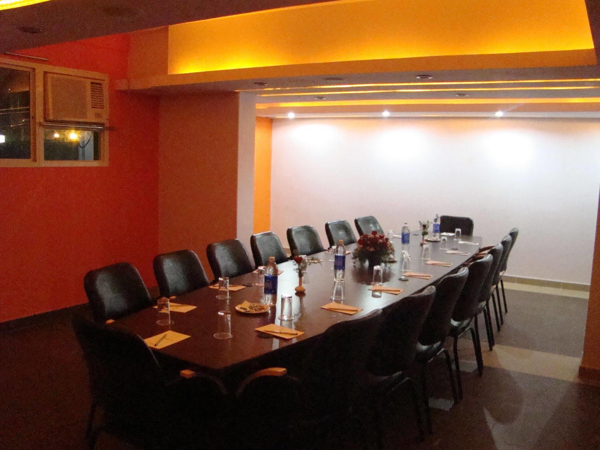 Hotel Grand Bee Bangalore Ngoại thất bức ảnh