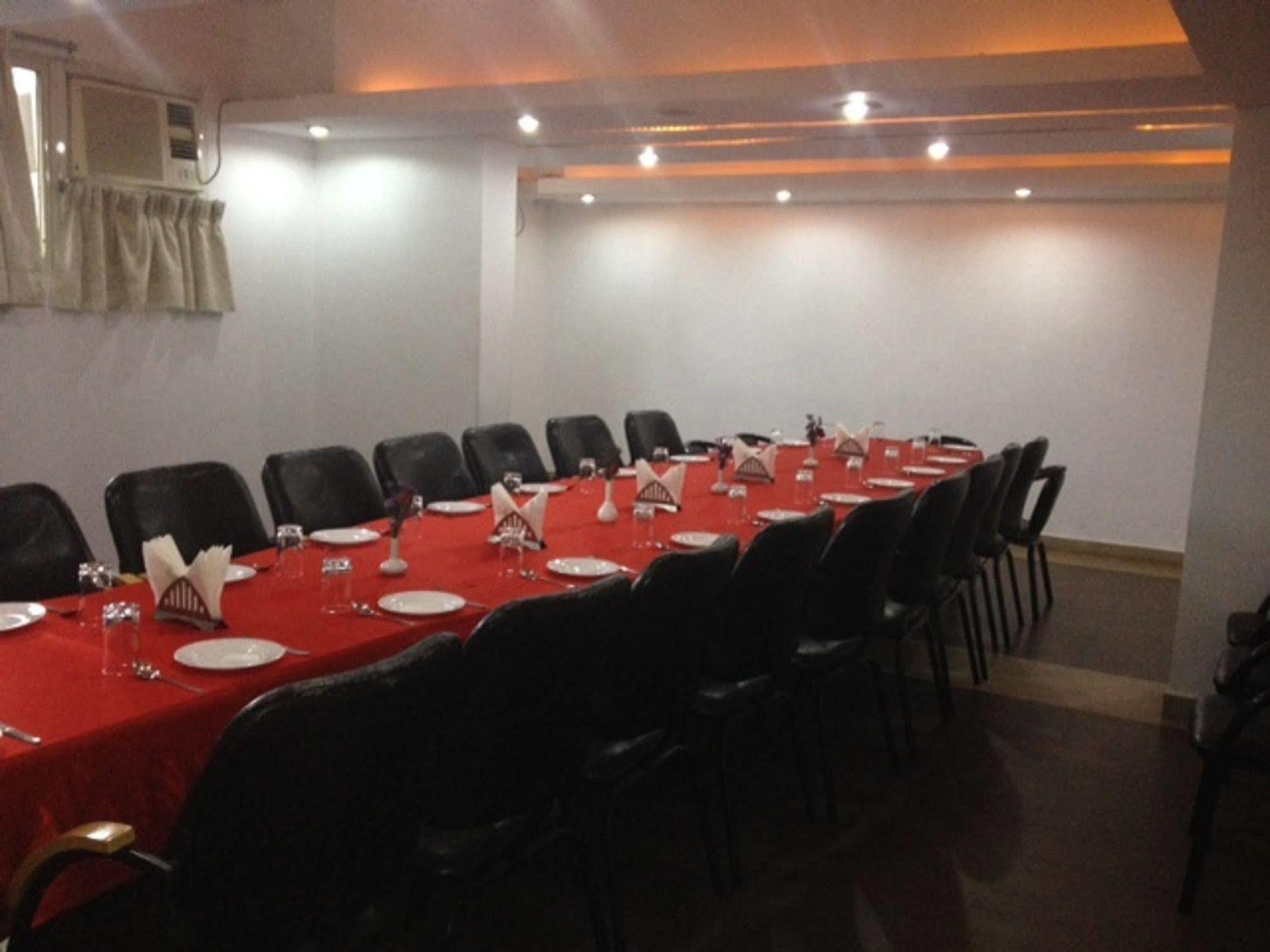 Hotel Grand Bee Bangalore Ngoại thất bức ảnh