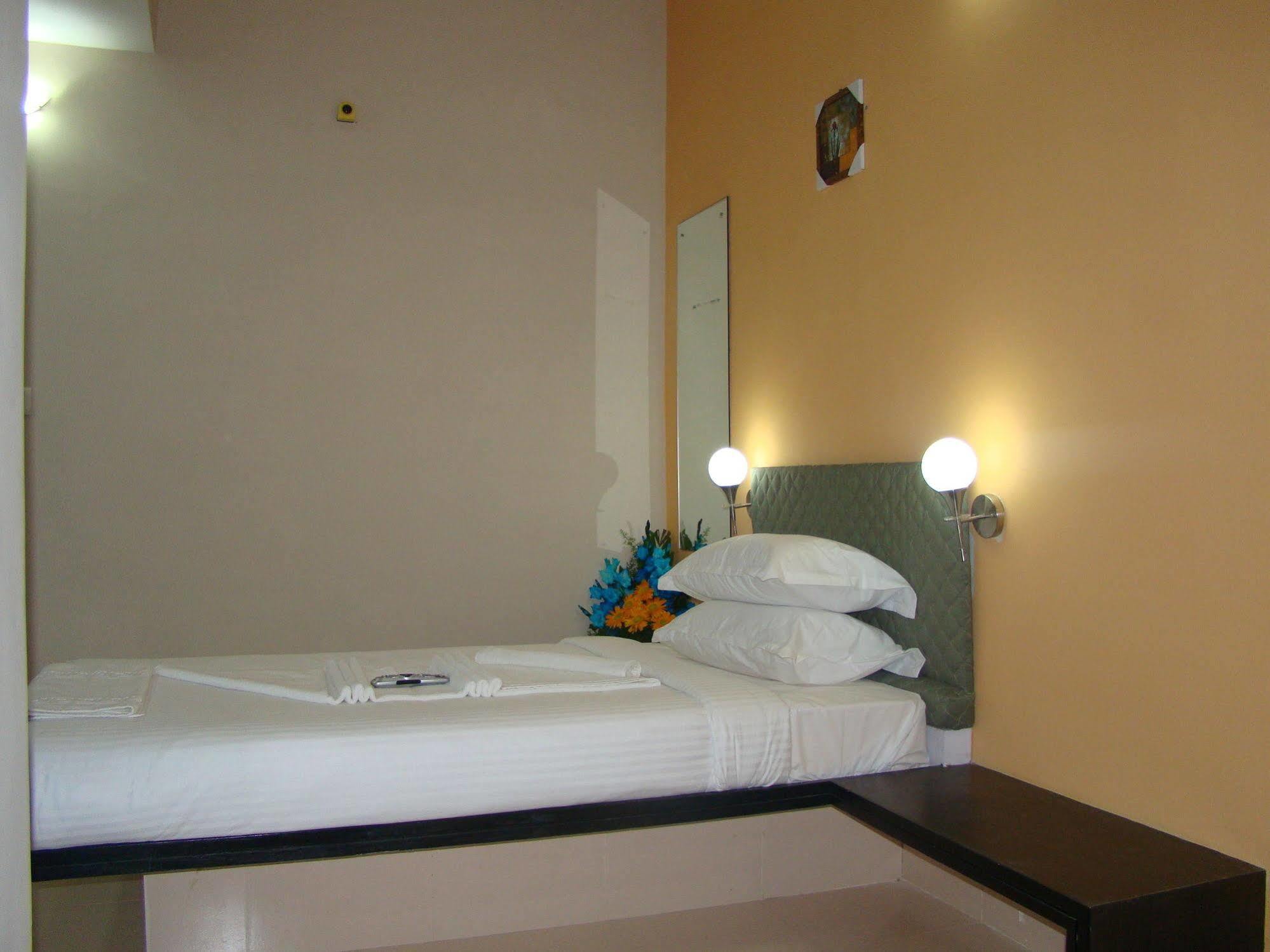 Hotel Grand Bee Bangalore Ngoại thất bức ảnh